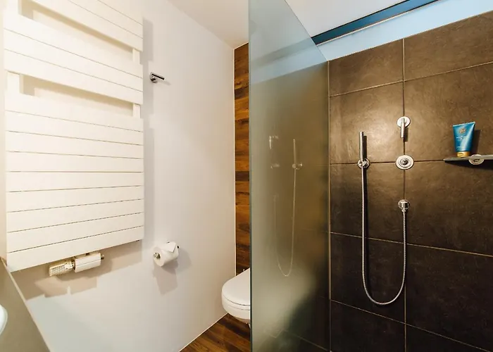 M2 Living Maisonette No 4 아파트 프레로